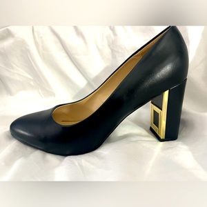 Liz Claiborne Black 3” Round Toe Block Heel Pumps